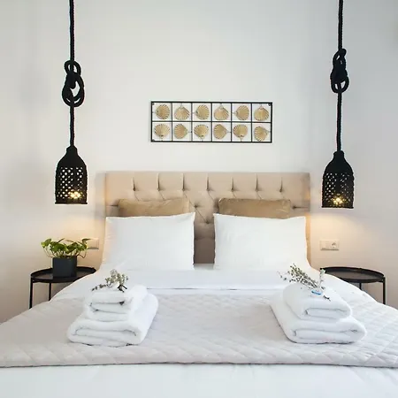 Relaxed Modern Luxury In The Center Of Lively Koukaki * Athens