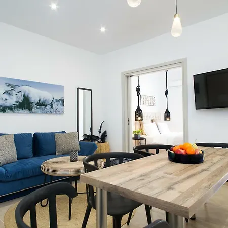 Relaxed Modern Luxury In The Center Of Lively Koukaki Apartment Athens