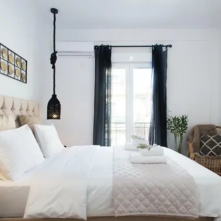 Relaxed Modern Luxury In The Center Of Lively Koukaki Athens