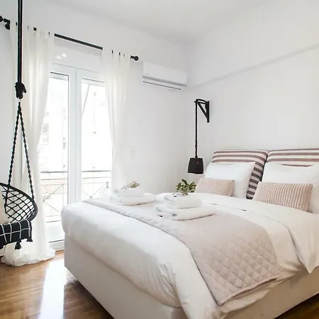 Relaxed Modern Luxury In The Center Of Lively Koukaki Apartment Athens