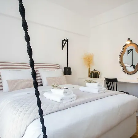Relaxed Modern Luxury In The Center Of Lively Koukaki Athens
