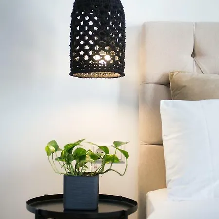 Relaxed Modern Luxury In The Center Of Lively Koukaki