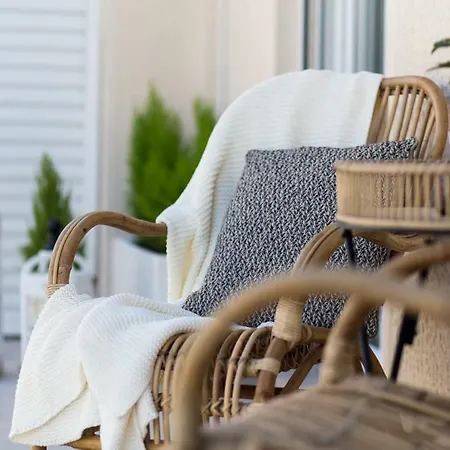 Relaxed Modern Luxury In The Center Of Lively Koukaki